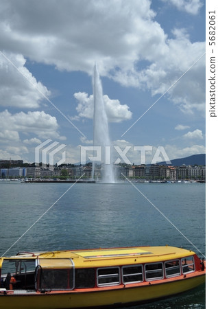 日內瓦的大噴泉和船 日內瓦的大噴泉和船 5682061
