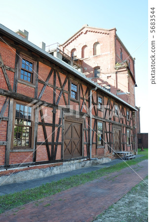 Handa Red Block Building Handa Red Block Building 5683544