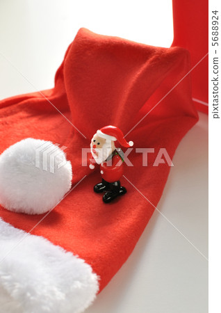 Santa Claus and Santa Hat Santa Claus and Santa Hat 5688924