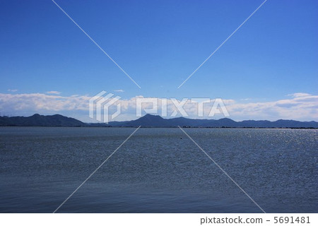 我希望在小島湖對面的Choyoshi 我希望在小島湖對面的Choyoshi 5691481