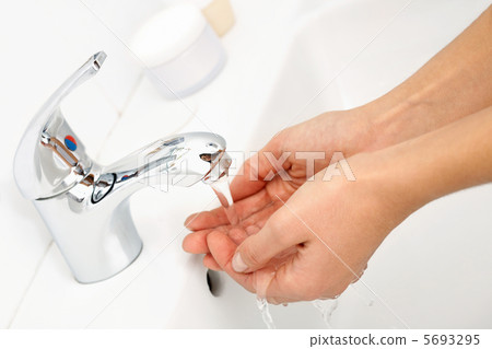 Washing hands 5693295