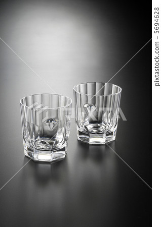 岩石玻璃 5694628