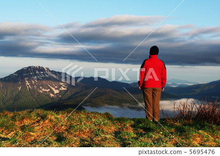 Girl overview landscapes 5695476