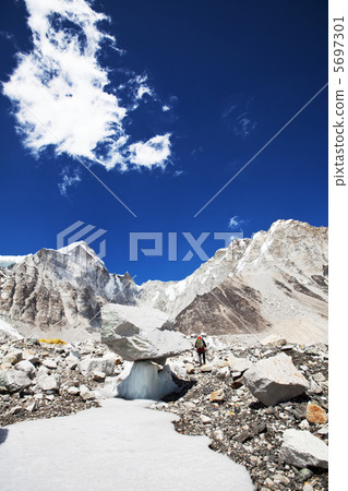 Hike in Himalayan 5697301