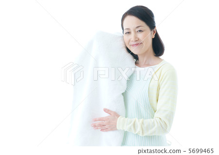 Housewife (laundry) 5699465