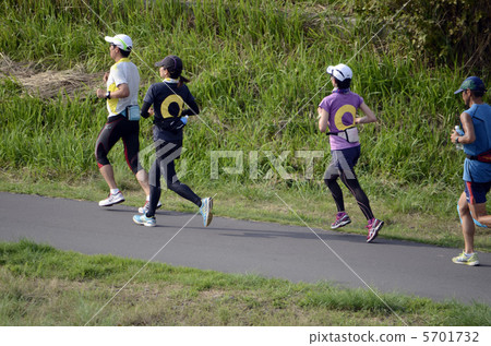 Running Running 5701732