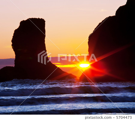 Sea sunset 5704473
