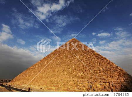 Pyramid Pyramid 5704585