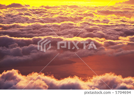 Mountains sunset 5704694