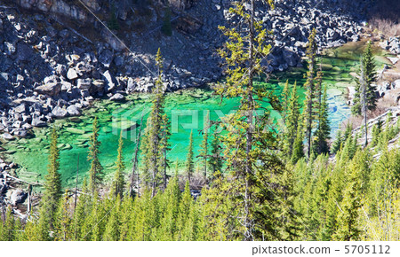 Mountain lake Mountain lake 5705112