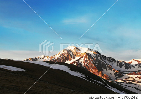 Sunset in mountain Sunset in mountain 5706242