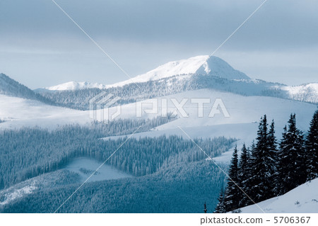 Winter mountains 5706367