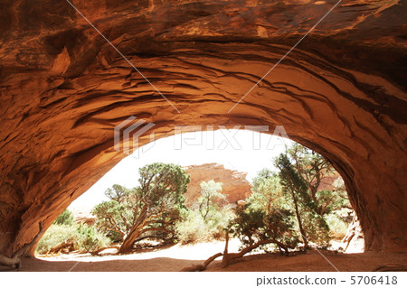 Arch Park Arch Park 5706418