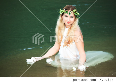 Forest nymph 5707147