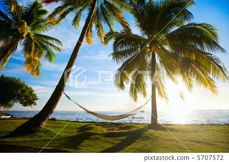 Beautiful vacation sunset 5707572