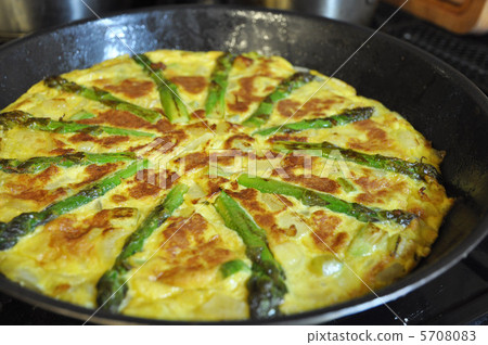 Frittata of asparagus 5708083
