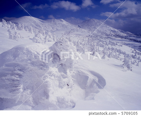 Mt. Hakkoda在冬天 5709105