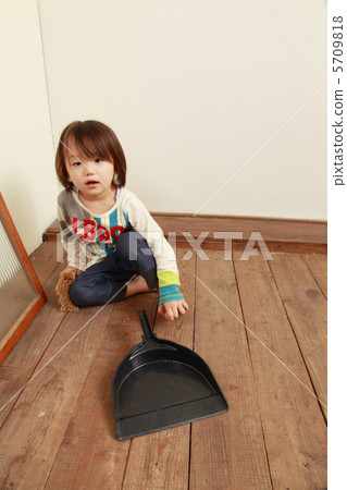 Cleaning with parent and child Cleaning with parent and child 5709818