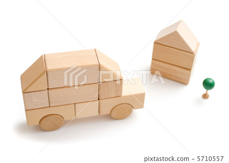 Building blocks car and house 5710557