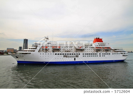 Luxury cruise ship Fujimaru 5712604