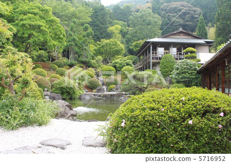 Seasonal News Seasonal News 5716952