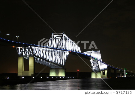 Light-up of gate bridge Light-up of gate bridge 5717125