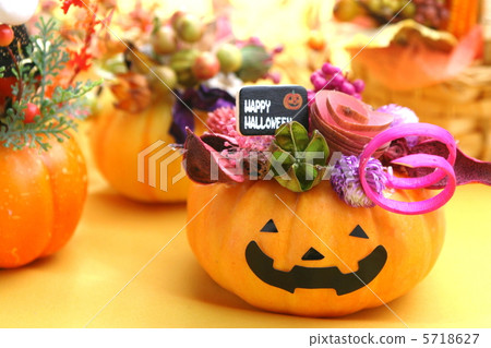Halloween  Halloween  5718627