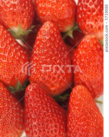 Strawberry  5719086