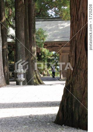 Shikoku Buddhist No. 12 Buddhist temple "Yakushi-ji" Niben gate and Pilgrim's entrance 5720208