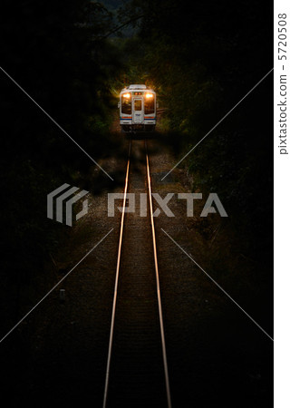 Tunnel in the forest 5720508