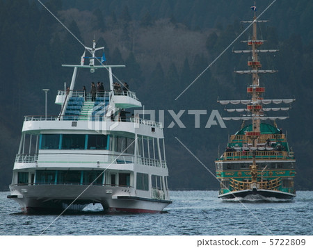Pleasure boat Pleasure boat 5722809
