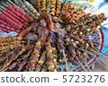 Ethnic food pottery 5723276