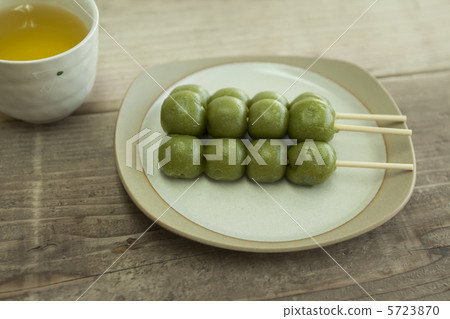 Tea and grass dumplings Tea and grass dumplings 5723870