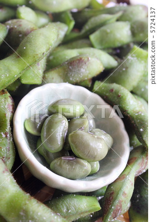煮熟的黑豆毛豆 5724137