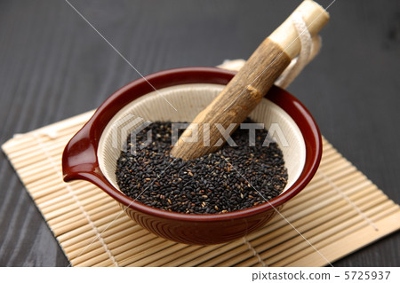 Black sesame 5725937