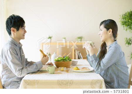 A couple eating breakfast 5731801