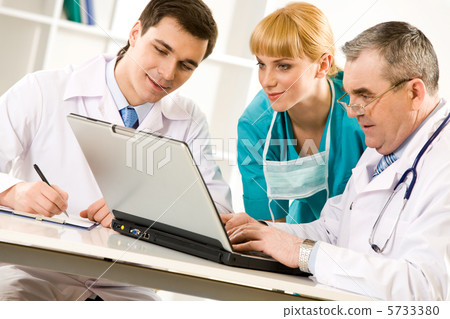 Employment 5733380