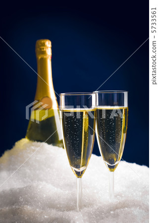 Champagne in snow Champagne in snow 5733561