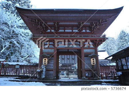 Otsu Sakamoto Hiyoshi Taisha Shrine's Higashihonpu 5736674