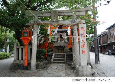 Tatsumi Shrine (Gion Shinbashi Higashiyama Ward, Kyoto City) 5737060