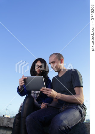 5740205