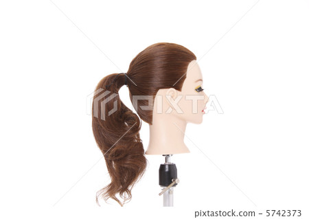 Hair arrangement Hair arrangement 5742373