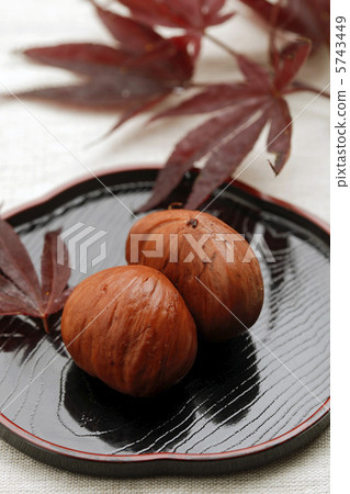 Simmered astringent skin 5743449