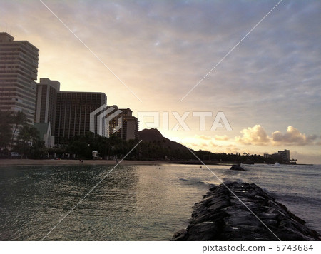 夏威夷的早晨,威基基海灘 夏威夷的早晨,威基基海灘 5743684