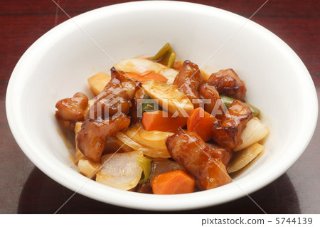 sweet and sour pork	 5744139
