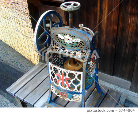 Kurashiki retro shaker ice machine 5744804