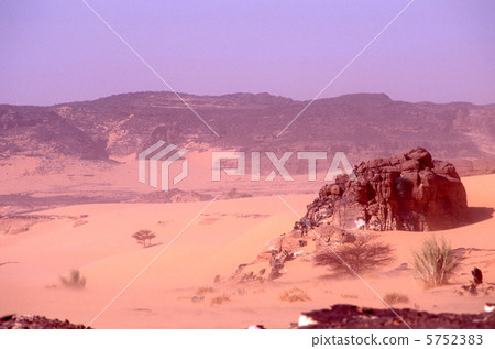 Landscape of Enni state 5752383