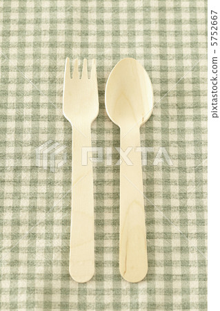 Spoons and forks Spoons and forks 5752667