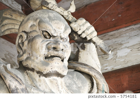 京都Ninna-ji幽谷國王金剛雕像 5754181