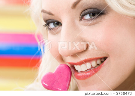 Tasting sugar candy Tasting sugar candy 5758473